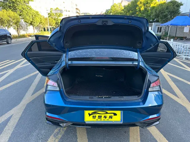 Hyundai Elantra — Фото автомобиля 11