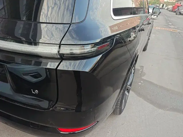 Li Auto L9 — Фото автомобиля 7