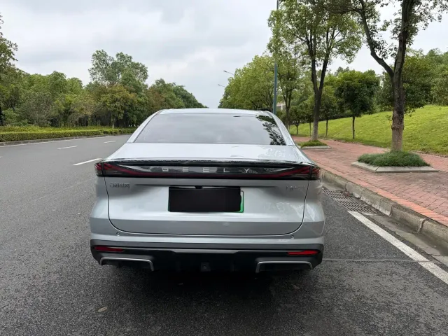 Geely Galaxy L6 — Фото автомобиля 10