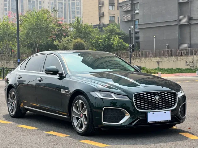 Фотография автомобиля — Jaguar XFL