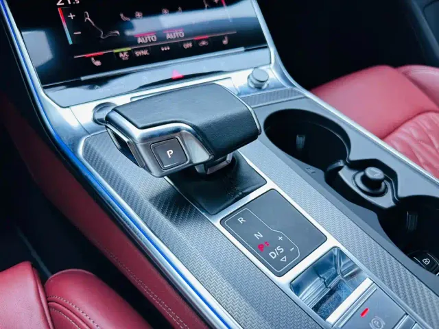 Audi A7L — Фото автомобиля 10
