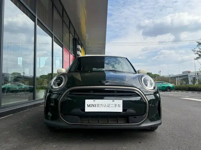 MINI Hatch — Фото автомобиля 2