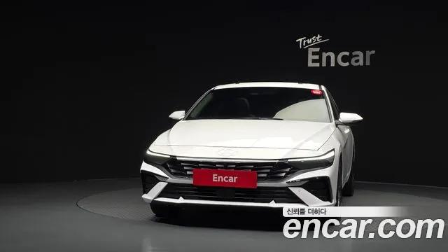 Hyundai Avante — Фото автомобиля 3