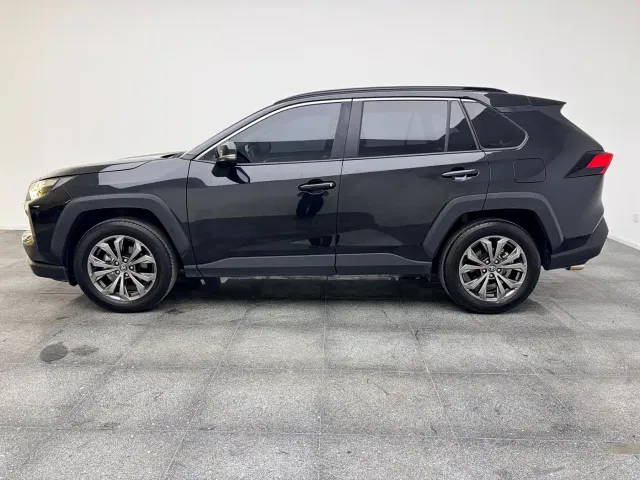 Toyota RAV4 — Фото автомобиля 9