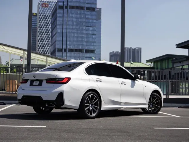BMW 3 Series — Фото автомобиля 8