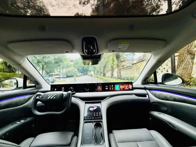 IM Motors LS6 — Фото автомобиля 17
