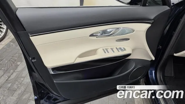 Genesis GV70 2.5T Бензин 2WD — Фото автомобиля 22