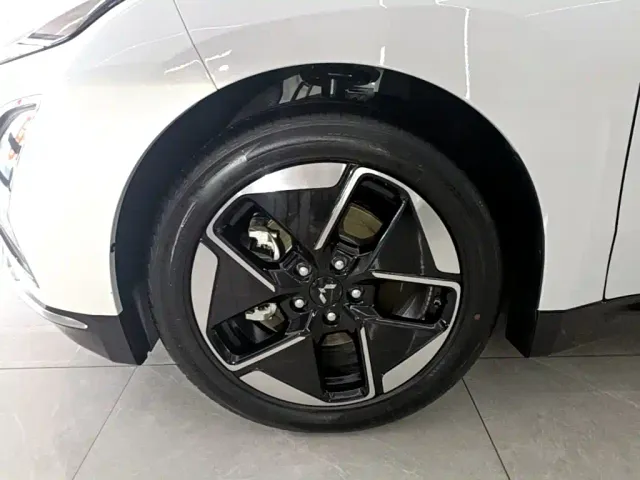 Wuling Starlight — Фото автомобиля 24