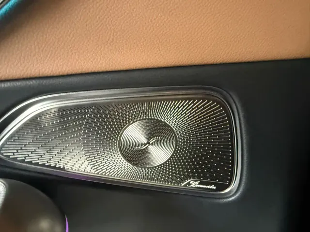 Mercedes-Benz E-Class — Фото автомобиля 16