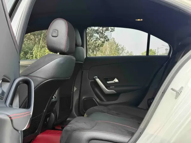 Mercedes-Benz A-Class — Фото автомобиля 6