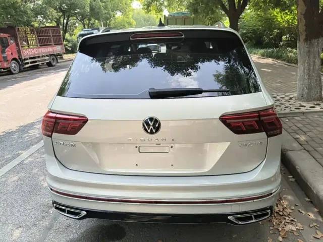 Volkswagen Tiguan L — Фото автомобиля 5