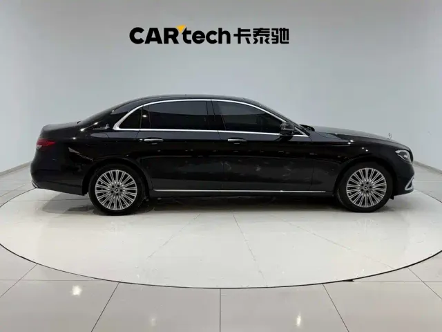 Mercedes-Benz E-Class — Фото автомобиля 12