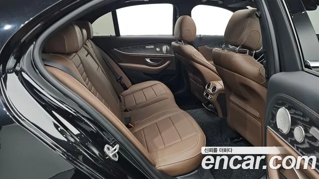 Mercedes-Benz E-Class W213 — Фото автомобиля 18