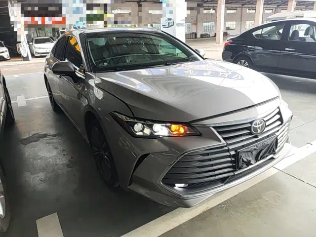 Toyota Avalon — Фото автомобиля 3