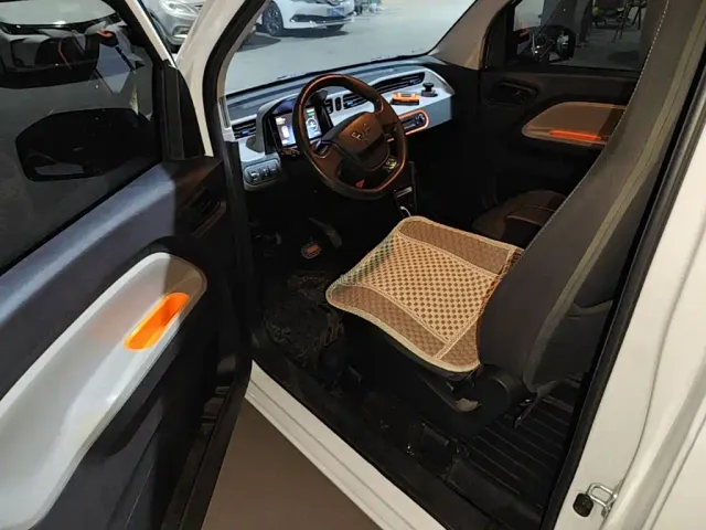 Wuling Hongguang Mini EV — Фото автомобиля 18