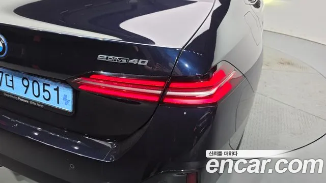 BMW i5 G60 — Фото автомобиля 8