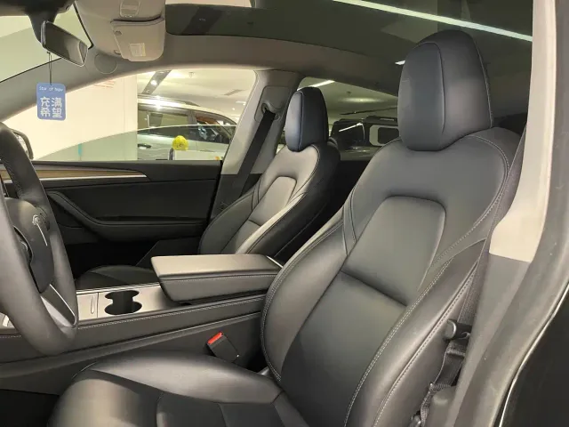 Tesla Model Y — Фото автомобиля 9