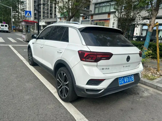 Volkswagen T-Roc — Фото автомобиля 10