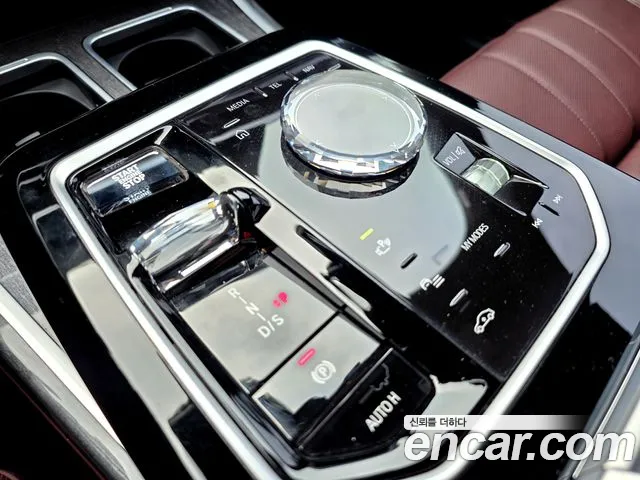 BMW 7-Series 7 серия (G70) 740i sDrive M Sport — Фото автомобиля 11