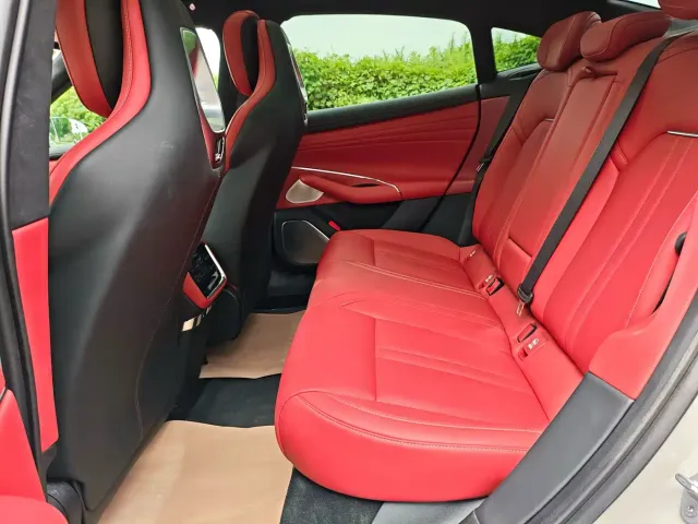 Xiaomi SU7 — Фото автомобиля 6