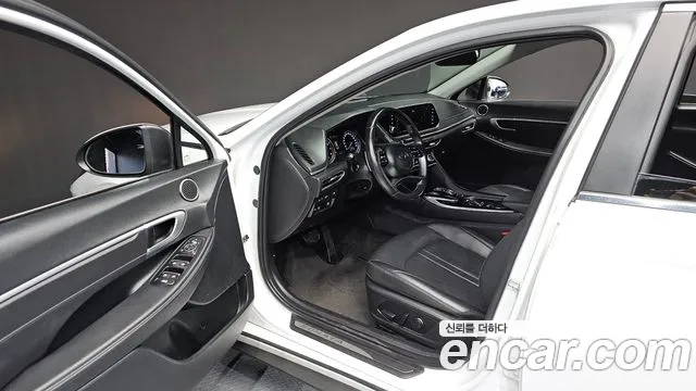 Hyundai Sonata Sonata (DN8) 2.0 LPG(Для проката) — Фото автомобиля 10