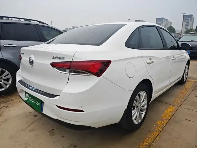 Buick Excelle — Фото автомобиля 6