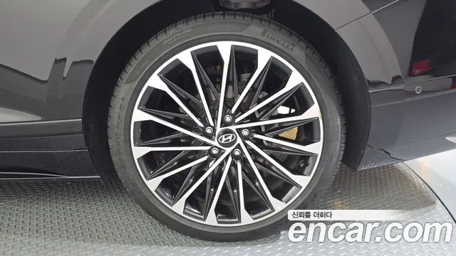 Hyundai Grandeur Grandeur (GN7) 2.5 Бензин 2WD — Фото автомобиля 20
