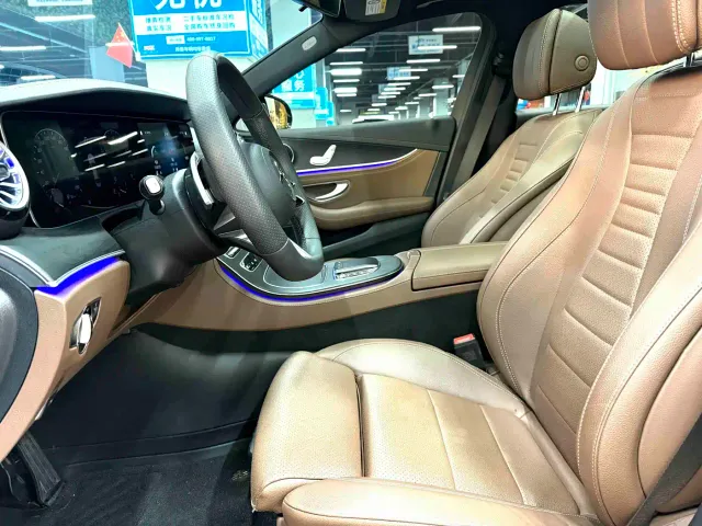 Mercedes-Benz E-Class — Фото автомобиля 5
