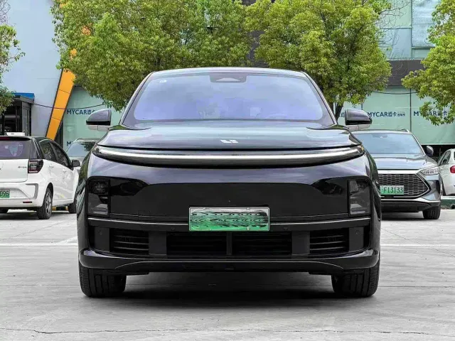 Li Auto L7 — Фото автомобиля 2