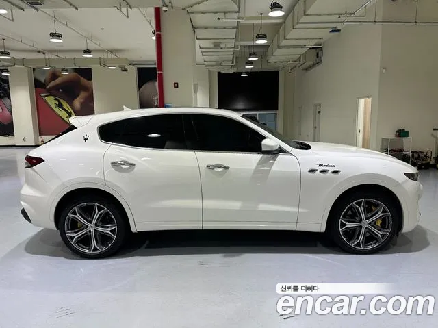 Maserati Levante — Фото автомобиля 3