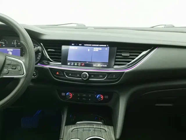 Buick Regal — Фото автомобиля 12