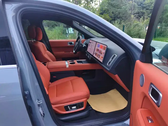 Li Auto L8 — Фото автомобиля 5