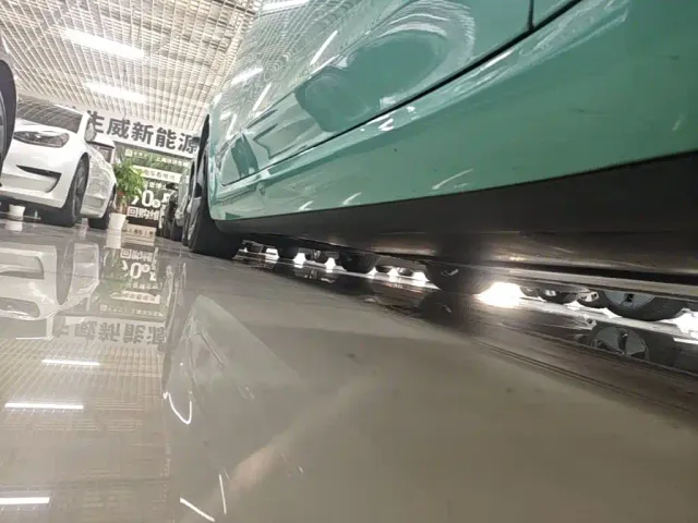 Tesla Model 3 — Фото автомобиля 20