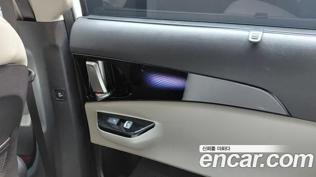 Kia Carnival Generation 4 — Фото автомобиля 26
