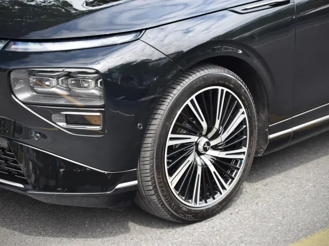 Xpeng G9 — Фото автомобиля 6
