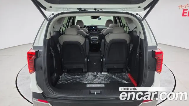 Kia Carnival Generation 4 — Фото автомобиля 20