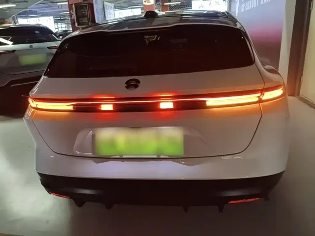 Nio ET5 Touring — Фото автомобиля 5