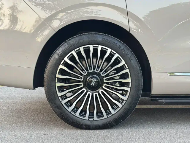 IM Motors LS9 — Фото автомобиля 30