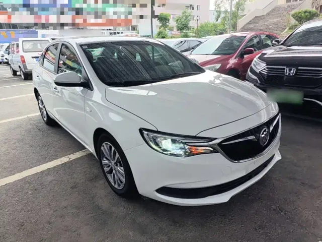 Buick Excelle — Фото автомобиля 3