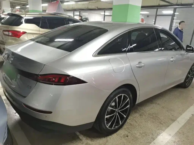 Roewe D7 — Фото автомобиля 6