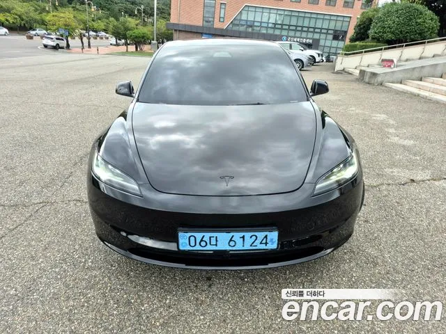 Tesla Model 3 — Фото автомобиля 3