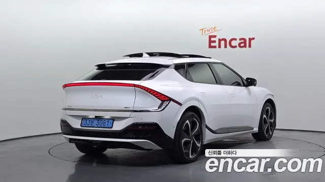 Kia EV6 — Фото автомобиля 2