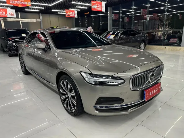 Volvo S90 — Фото автомобиля 3