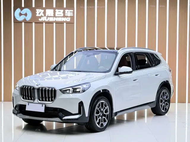 Фотография автомобиля — BMW X1