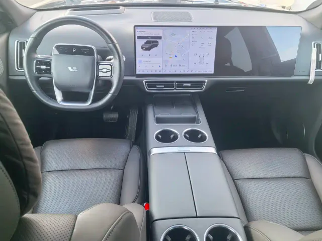 Li Auto L9 — Фото автомобиля 7