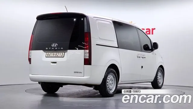 Hyundai Staria Staria Карго 5 мест — Фото автомобиля 2