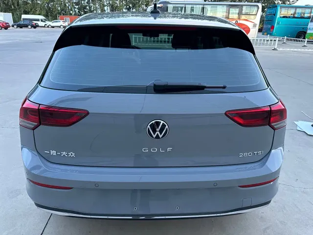 Volkswagen Golf — Фото автомобиля 14