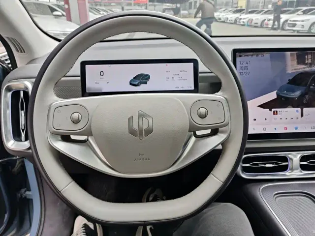 Leapmotor B01 — Фото автомобиля 2