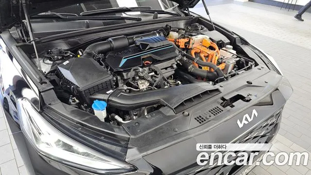 Kia K8 Hybrid — Фото автомобиля 9