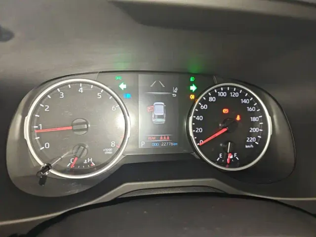 Toyota RAV4 — Фото автомобиля 11